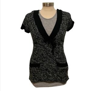 Dots Size Medium Gray Short Sleeve Tunic Sweater